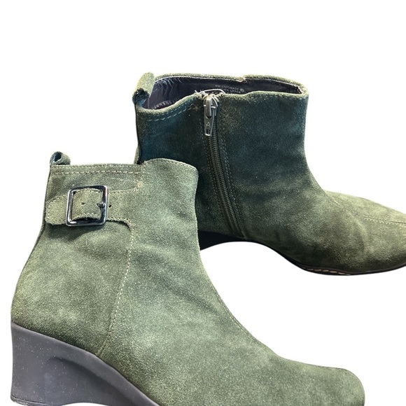 SEXY Green Suede “Naturalizer” Ankle Boots Sz 8 - Picture 7 of 7